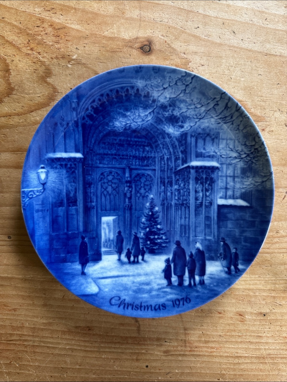 Vintage Blue Christmas 1976 Holiday Decorative Plate